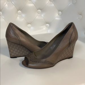 Gucci gray leather wedges
